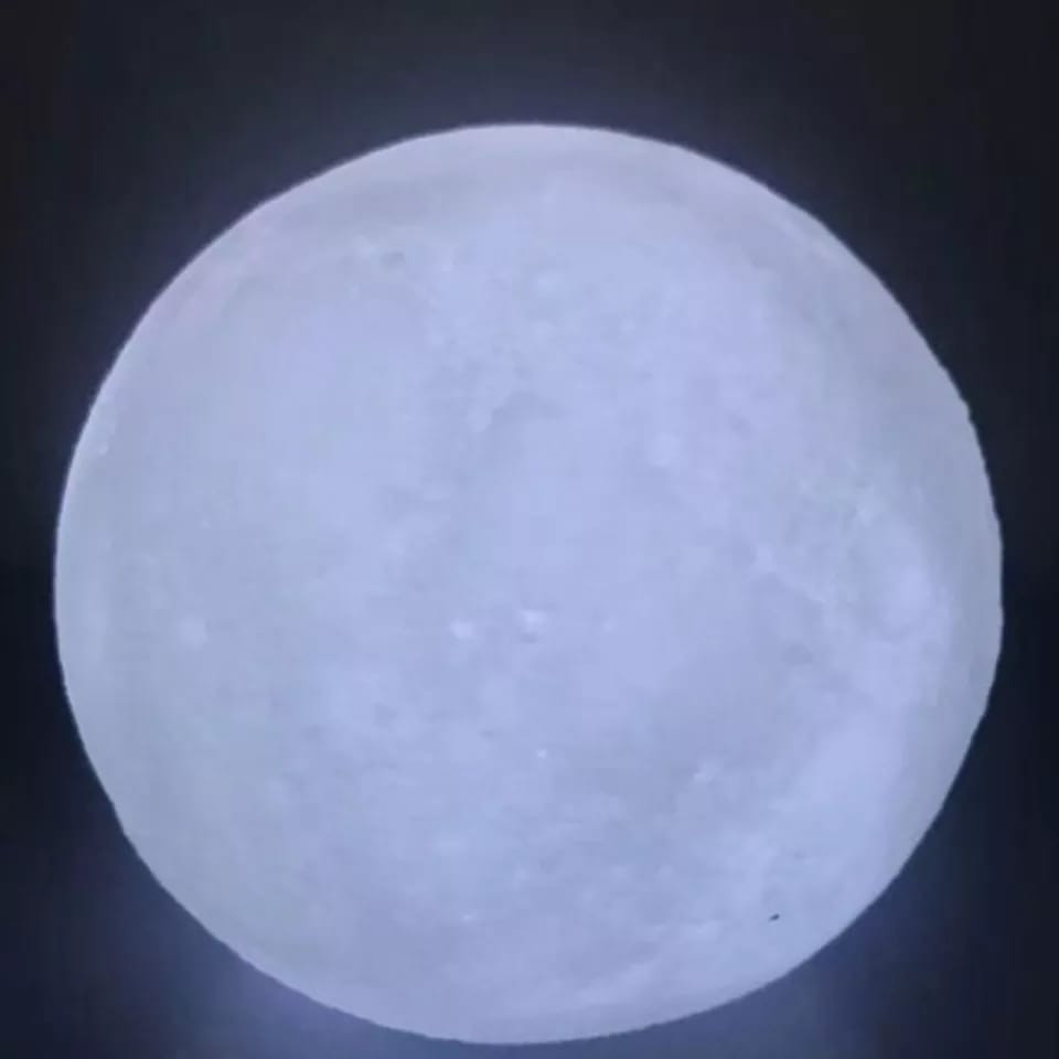 Lampara luna 3d de 15 cm base madera